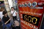 2013-05-17T234245Z_1_CBRE94G1TVY00_RTROPTP_2_USA-POWERBALL