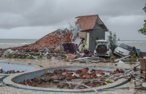 Tsunami deixa centenas de mortos na Indonésia
