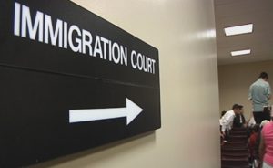 Número de casos atrasados em cortes de imigração batem recorde com paralisação do governo