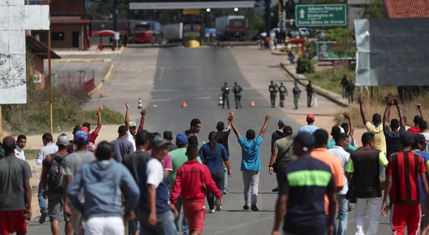 Resultado de imagem para confronto na fronteira da venezuela