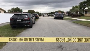 Menino de 6 anos morre ao disparar arma que encontrou em casa em Miami